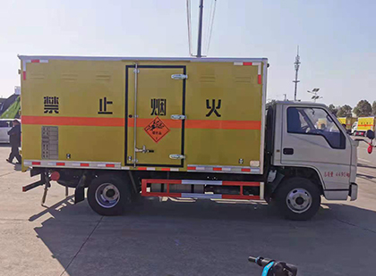 开州爆破器材运输车技术升级与安全合规新趋势